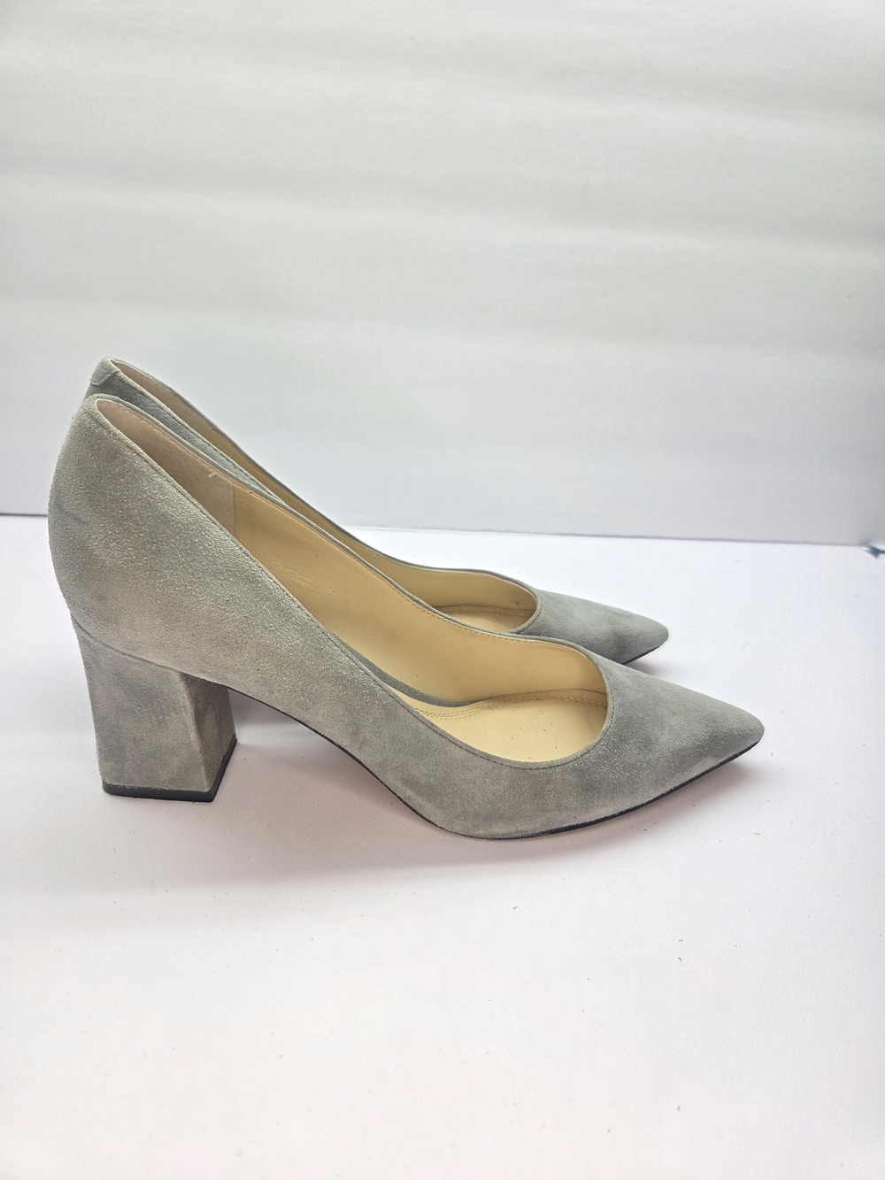 Marc Fisher Womens 8M Grey Suede Pointed Toe Block Heel Pumps